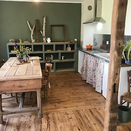 Hilltop Haven In Parlan